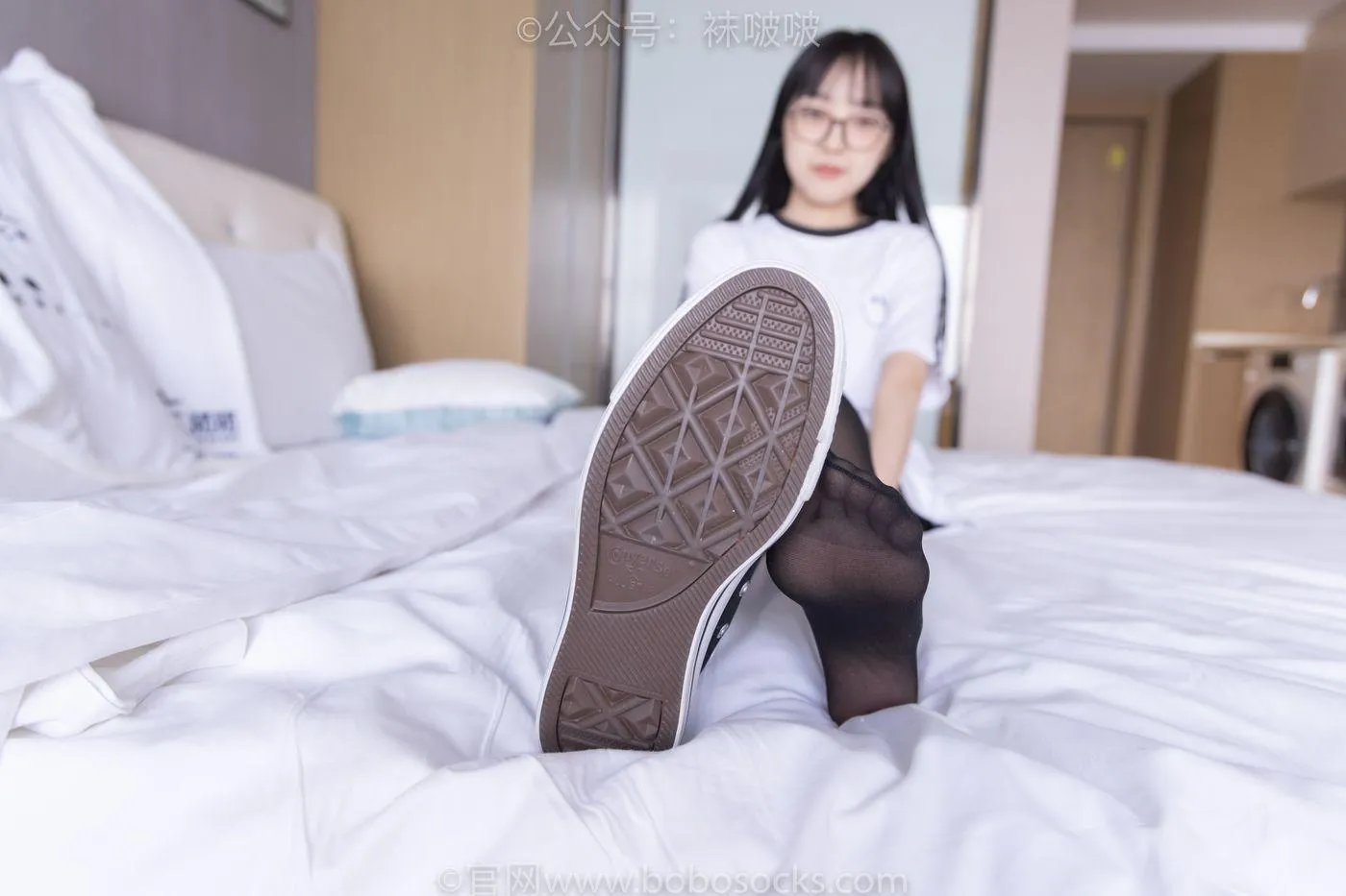 [BoBoSocks袜啵啵]NO.067 稚予-匡威帆布鞋、黑丝 [125P]插图4